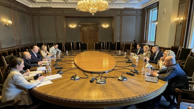 Преговорите за редовен кабинет между ГЕРБ Демократична България БСП