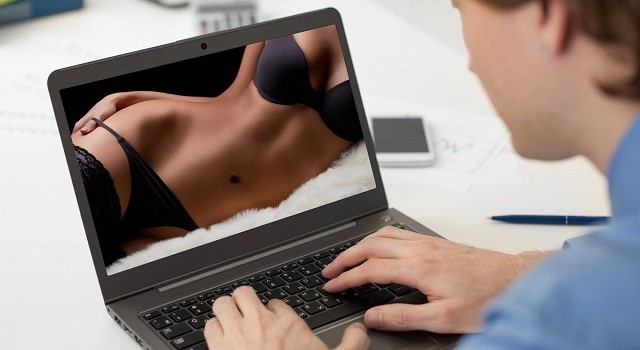 Хората казват че романтичните филми изкривяват представата на жените за