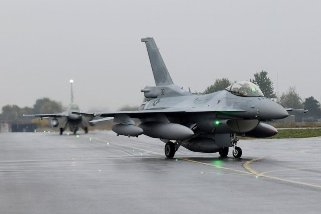 Румъния купи 18 изтребителя F-16 за 1 евро