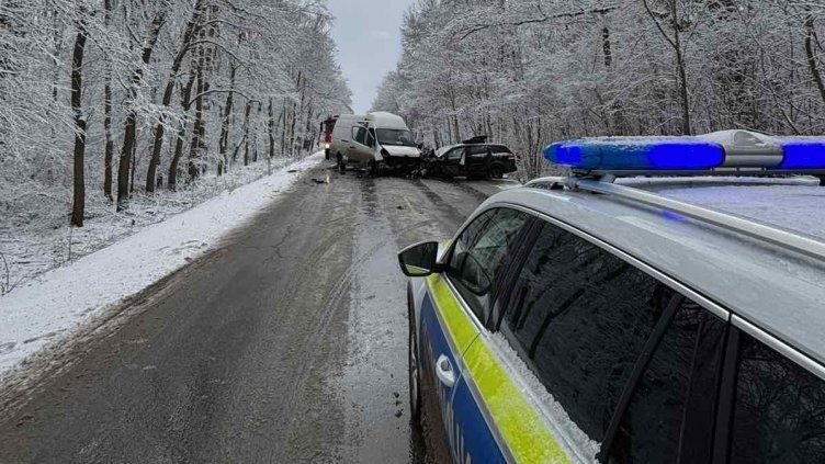 Тежка катастрофа затвори пътя Варна Бургас в следобедните часове Сигналът