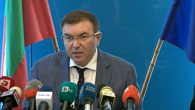 Мерките срещу разпространението на COVID 19 трябва да се удължат и