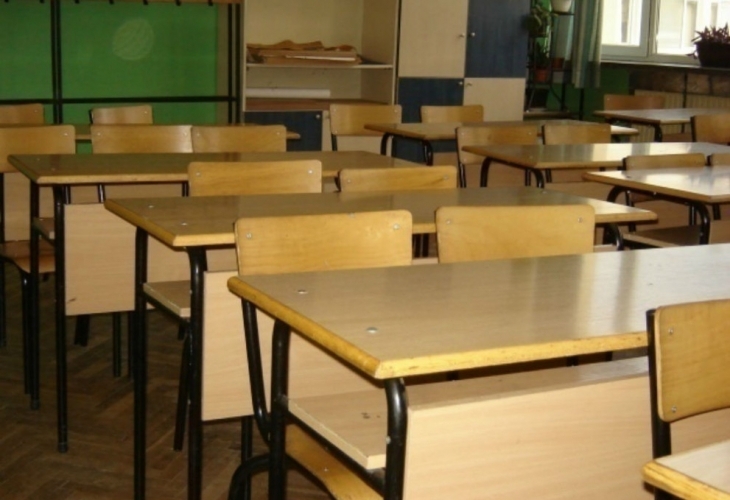 При повече от 130 часа отсъствия по уважителни и неуважителни