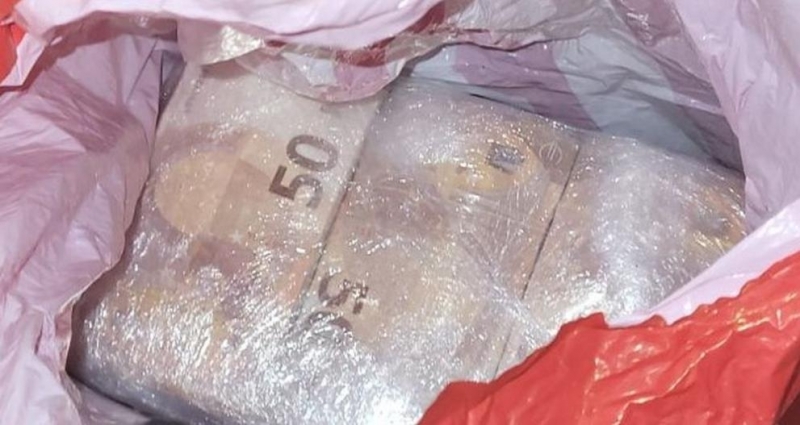 Опит за незаконно пренасяне на валута с равностойност 293 374