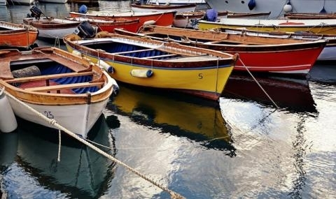 Двама души загинаха при преобръщане в Черно море на руски