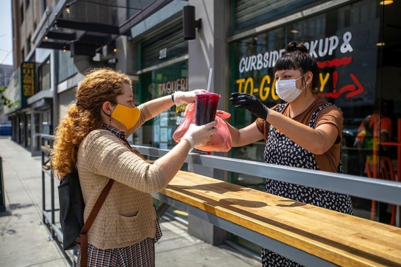 Американският щат Калифорния който първи въведе локдаун в страната сега