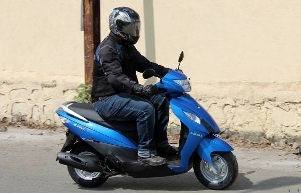 Засякоха мъж да юрка нередовен мотопед във Врачанско съобщиха от