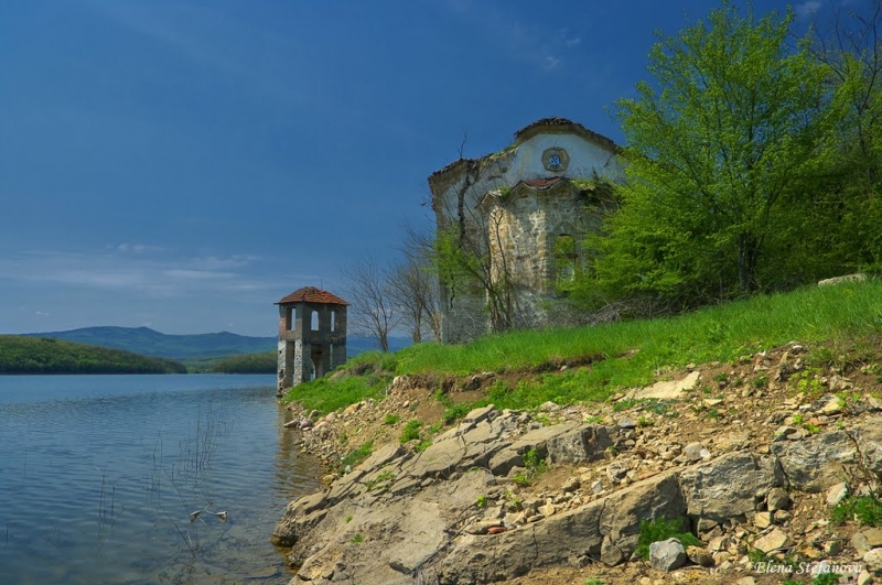 Заловиха любители риболовци хванали маломерни екземпляри Нарушителите са засечени в неделя