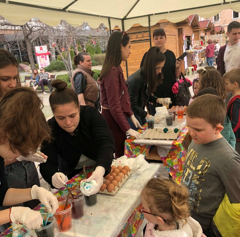 Дни преди най светлия християнски празник младежите от Интеракт клуб