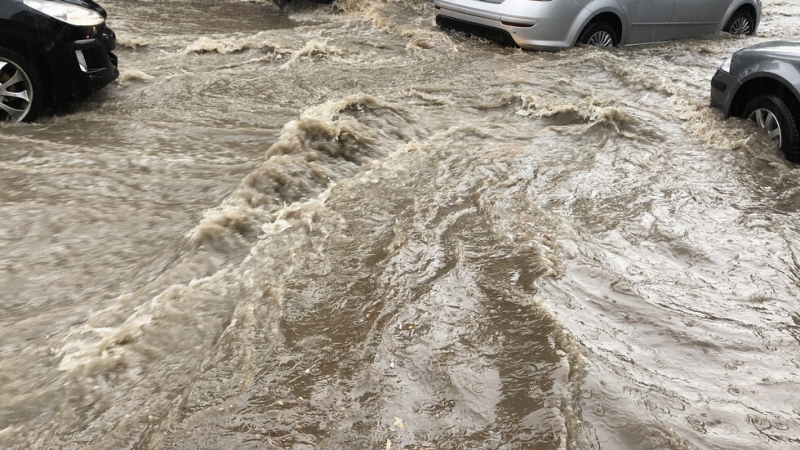 Мъж и жена загинаха в тежките наводнения в Тел Авив