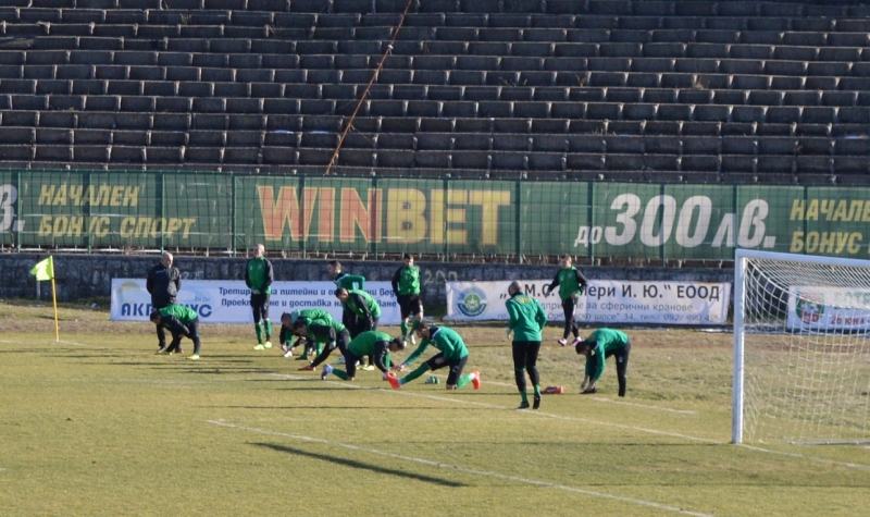 Футболистите на врачанския Ботев Враца тръгнаха днес за подготвителен лагер