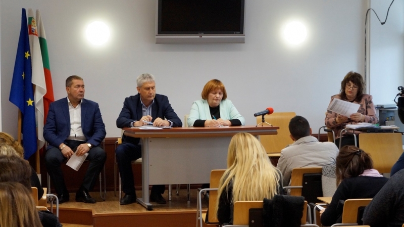 Необходимостта на бизнеса от определени специалисти бе темата на среща