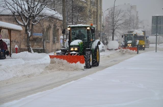 Над 100 машини ще чистят републиканските пътища в област Враца