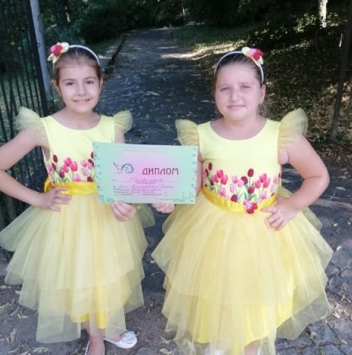 Приключи IX Национален младежки конкурс с международно участие Петнадесет лалета