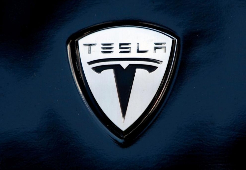 Тесла достави първата си партида автомобили произведени в Китай по малко