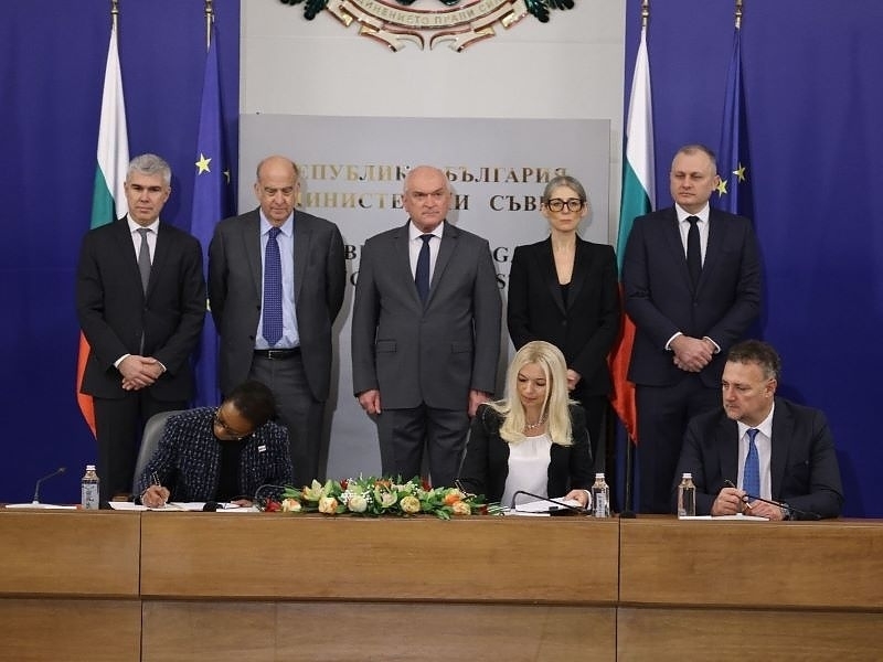 В присъствието на министър председателя Димитър Главчев посланика на САЩ в