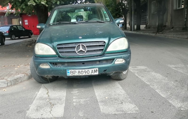 Редовен читател на агенция BulNews сигнализира за поредното неправилно паркиране
