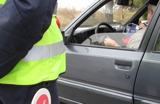 Хванаха пиян шофьор зад волана във врачанското село Гложене съобщиха