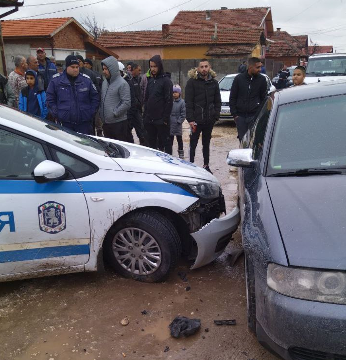 Шефът на районното управление в Бяла Слатина Деян Николовски катастрофира