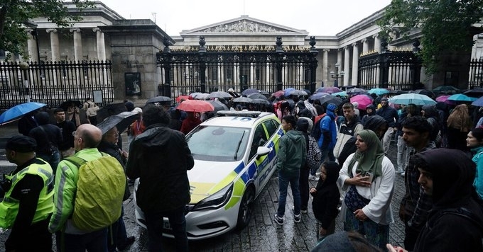 Лондонската полиция арестува мъж по подозрения в причиняването на тежка