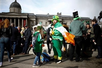 Трима младежи загинаха снощи в блъсканица на парти в Деня