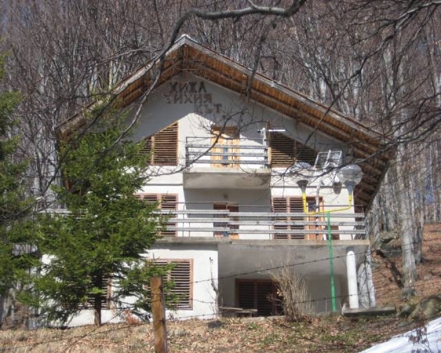 Търгове за продажба на планинска хижа офис сграда в София