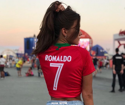 Руската фенка на Кристиано Роналдо от Казан Алсу Сабирова