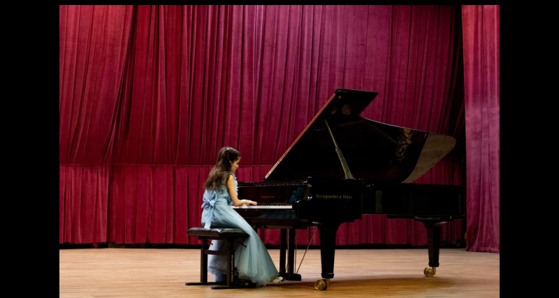 Младата врачанска пианистка Елица Стефанова отново се представи блестящо на