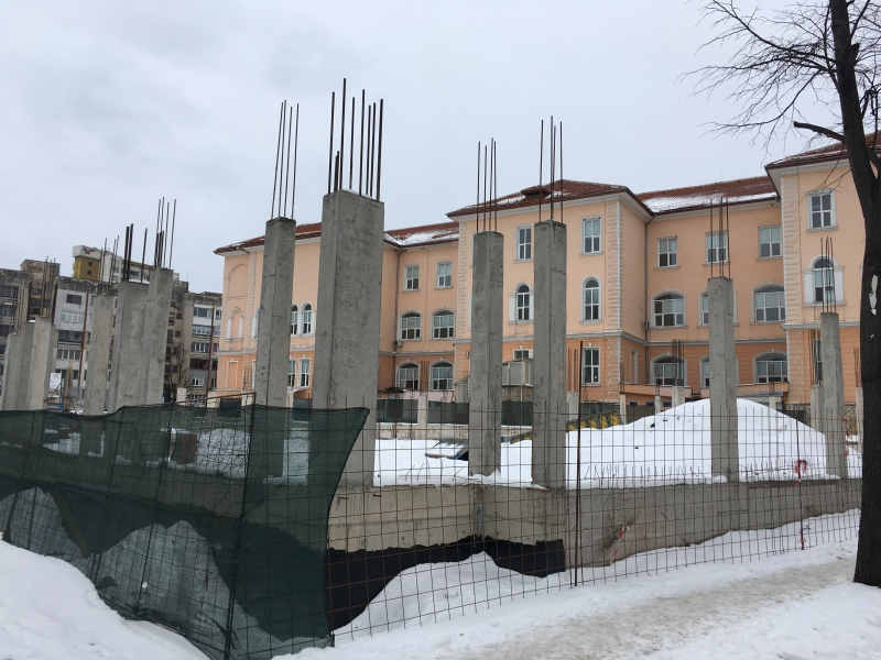 Скандалът с непостроената спортна зала във Враца се разраства! Изчезна ...