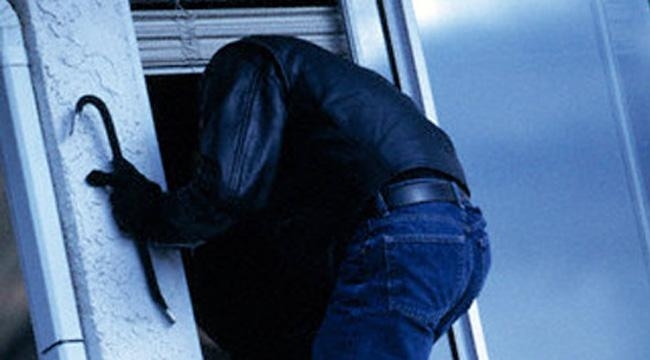 Крадец е обрал къща в монтанското село Долно Церовене, съобщиха