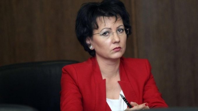 Арнаудова: Охраната от частни фирми в общините може да доведе до разпад на държавността