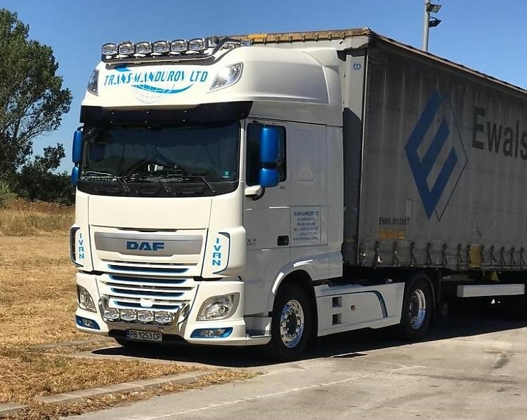 Трупът на шофьор е бил открит в кабината на камиона