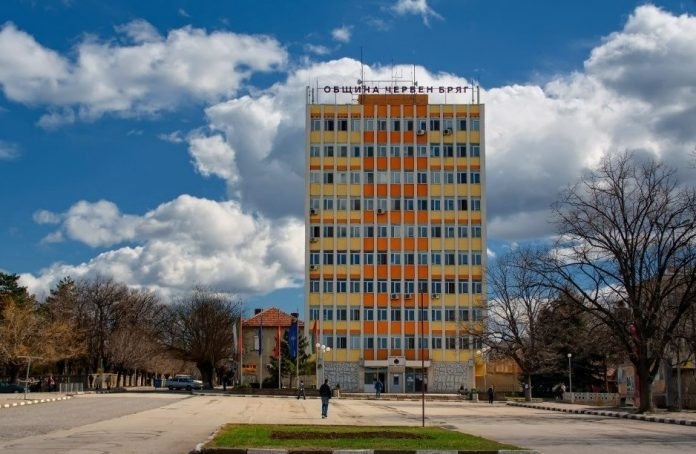 В Червен бряг въвеждат вечерен час за малолетни и непълнолетни