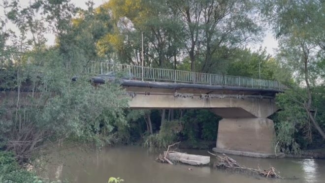 След водното бедствие във Велико Търново: Мост е на косъм да рухне и да откъсне селища