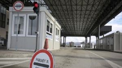 Косово забрани влизането на всякакви превозни средства със сръбски регистрационни номера на