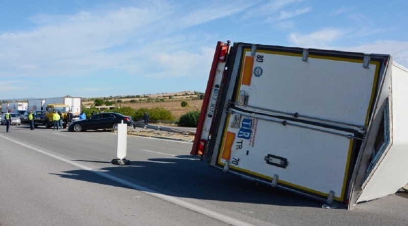 Пътно произшествие с товарен автомобил с турска регистрация е станало