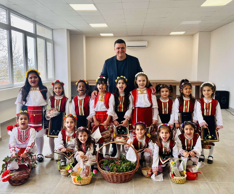 По повод предстоящия Лазаровден днес гости на Община Оряхово бяха