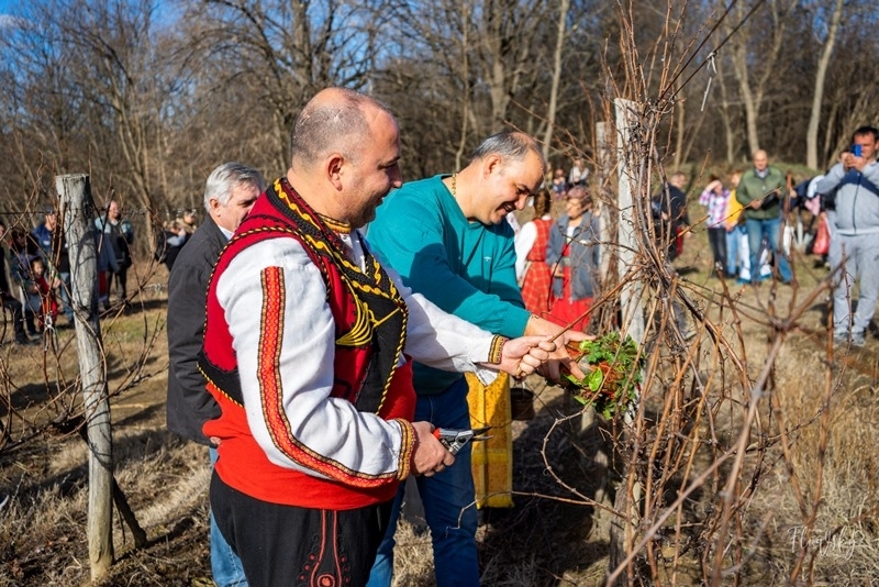 За трета поредна година жители и гости на мездренското село