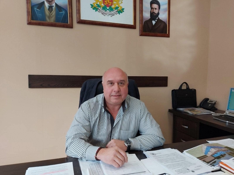 Кметът на Вършец поздрави строителите и инженерите за празника им