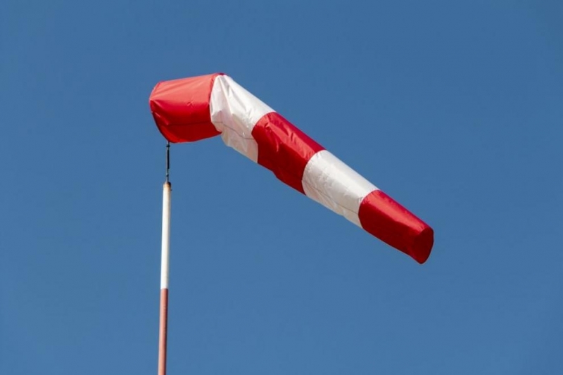 Днес вятърът над страната ще се ориентира от запад югозапад и