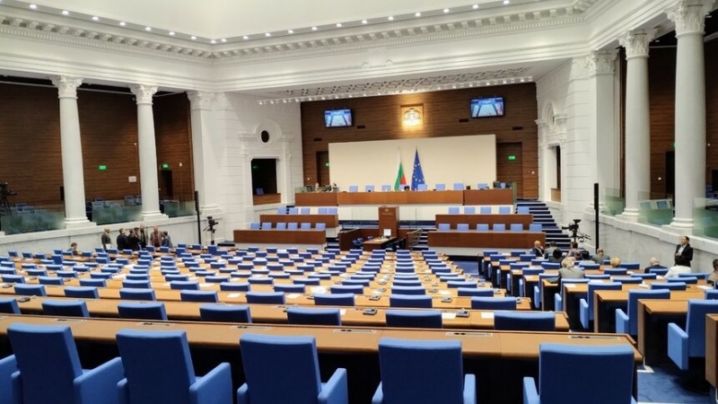 Мнозинството в парламента записа в промените в Конституцията която приема