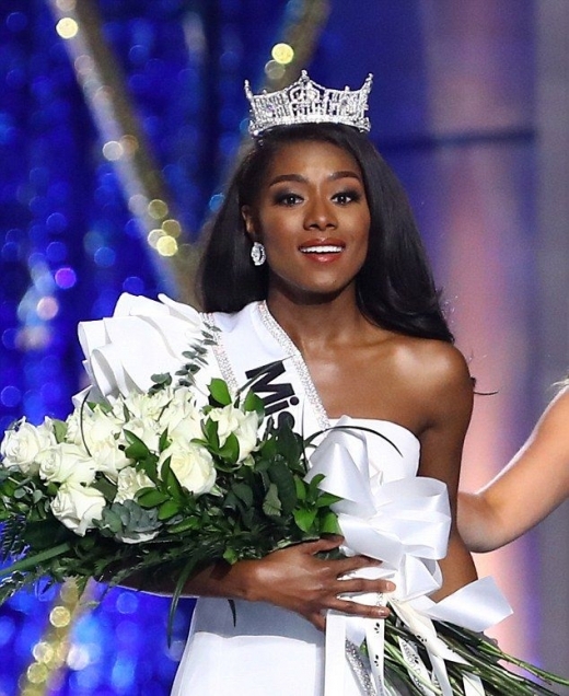 Представителката на Ню Йорк беше коронясана като новата Мис Америка