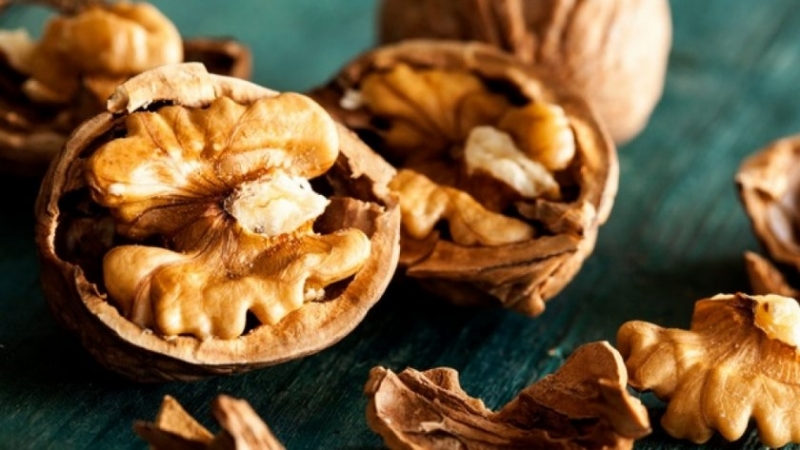 Едни от най популярните и полезни ядки са орехите Всички знаят