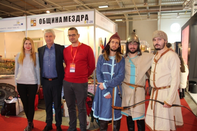 За първа година община Мездра участва със собствен щанд на