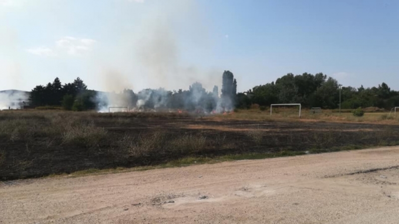 Пожар в горял на помощните игрища на стадион "Георги Бенковски"