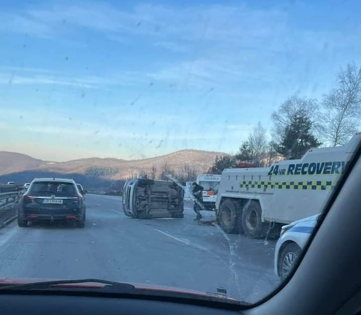 Тежка катастрофа е станала на автомагистрала Хемус в посока Ботевград