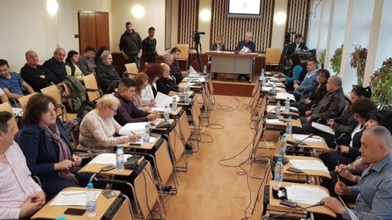На своето последно заседание общинските съветници в Мездра не постигнаха
