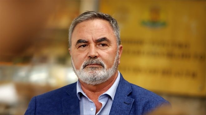 В момента броят на приетите за лечение от COVID 19 към