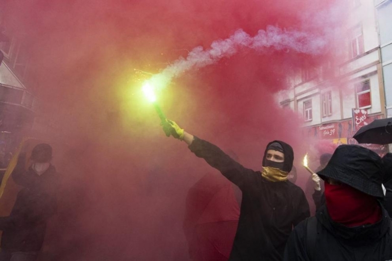 Пострадали и арестувани при размириците в Германия /снимки/