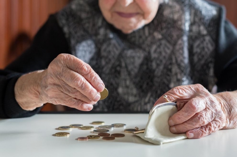 Социалната пенсия за старост ще бъде повишена от 1 юли.