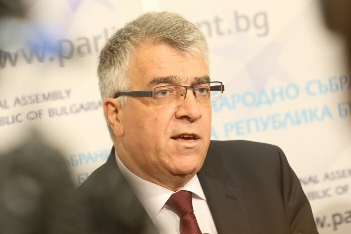 Румен Гечев: Как властта за 3 дни изхарчи 3.5 милиарда?!